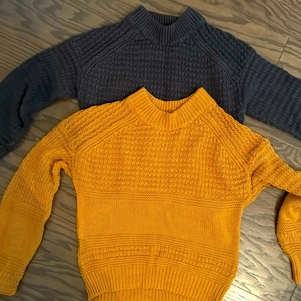 Barely worn chunky sweaters
